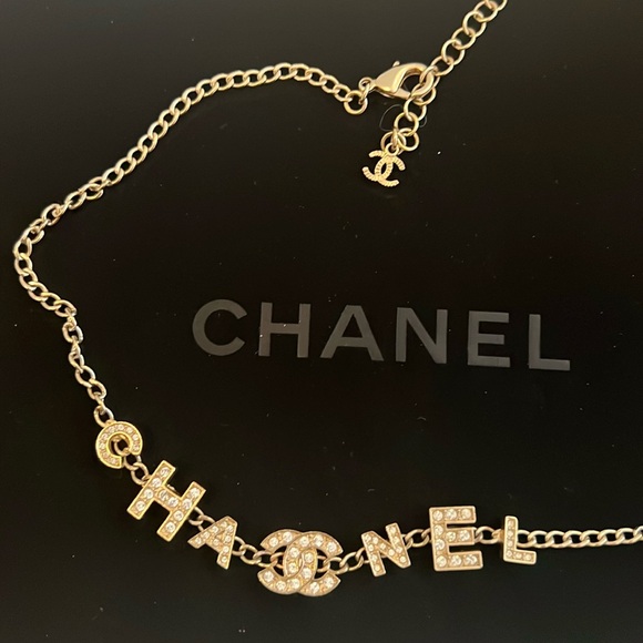 CHANEL Gold Necklace Spelled out Chanel with CC logo in Crystal - Picture 6 of 7